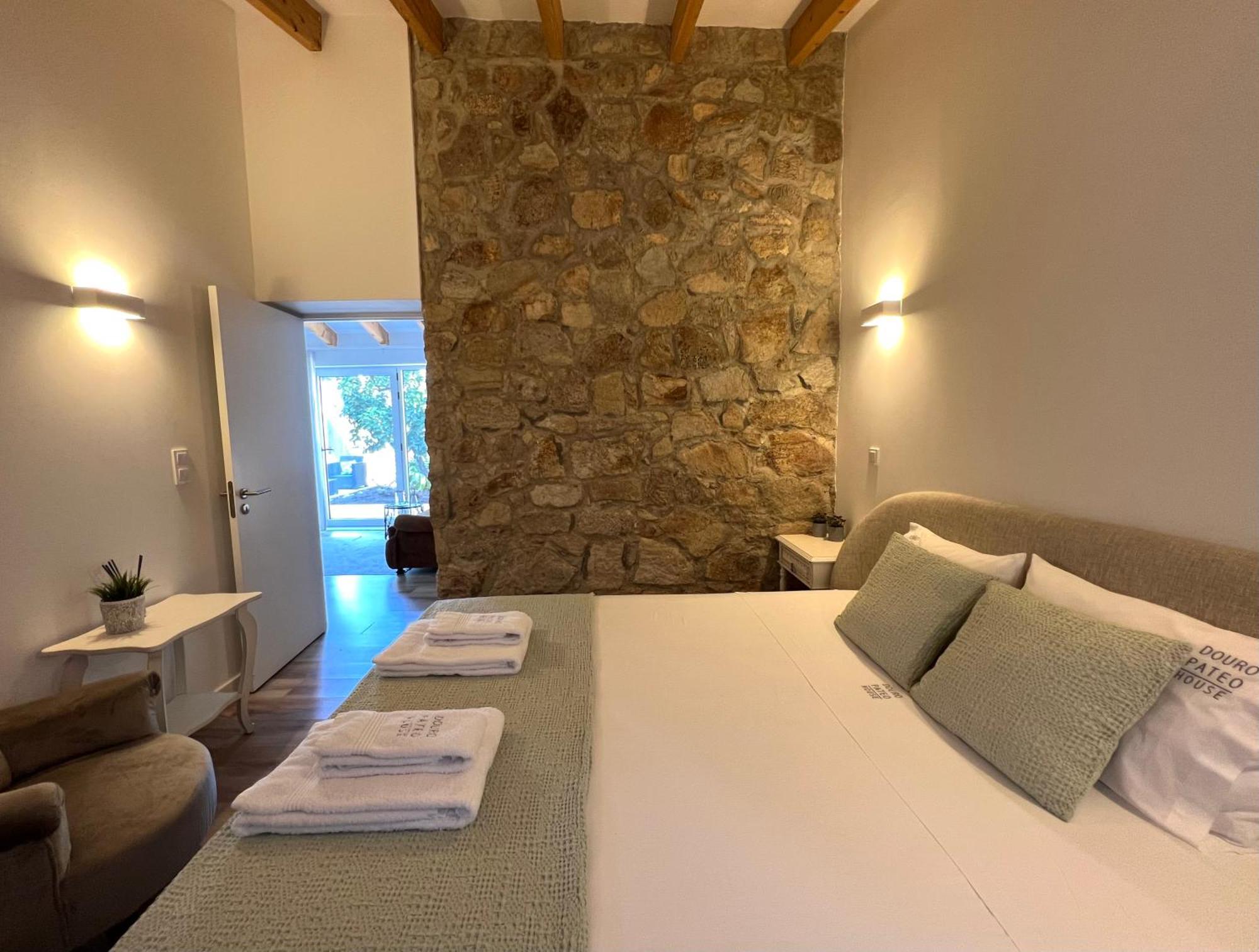 Douro Pateo House Apartment บีลาโนวาเดกายา ภายนอก รูปภาพ